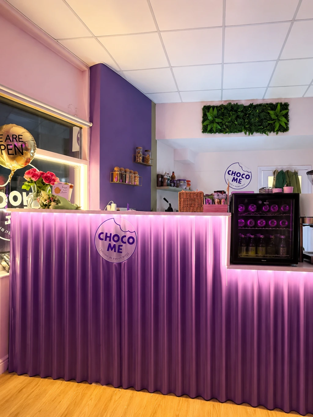 The Choco Me interior layout demonstrating customer flow, counter placement, and efficient use of a challenging triangular floor plan. Interior layout of the Choco Me dessert shop showing the customer service counter, circulation flow, and space planning strategy within the triangular retail unit.