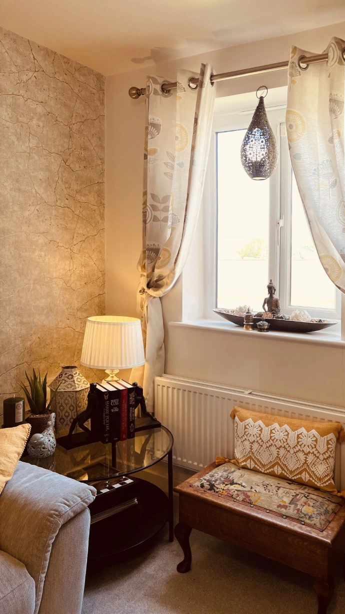 Bespoke interior design cozy living space in Leeds with warm lighting and personalized styling.